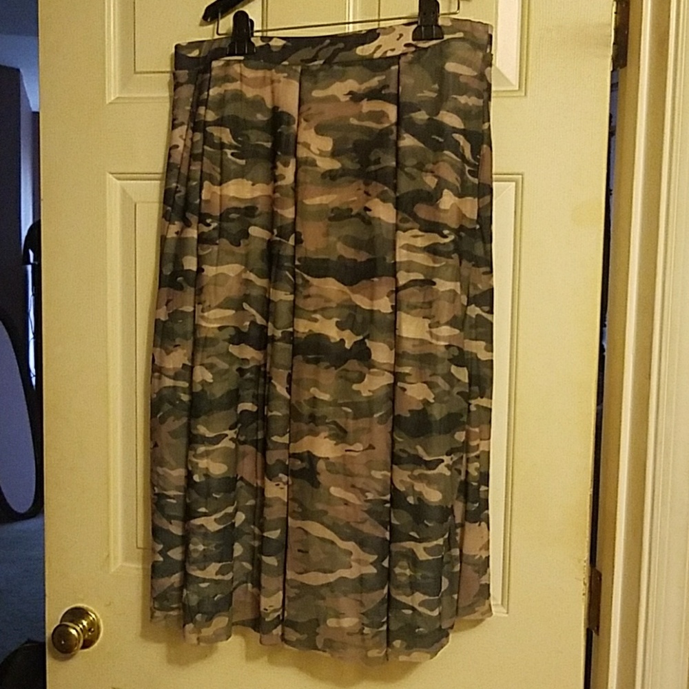 Women's Plus Size Sophie Camo Flare Skirt